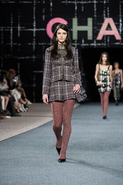 Look 54
